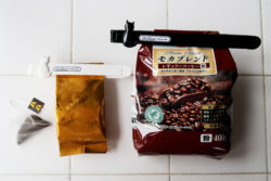 KM-341_キャットグレイスキッチンクリップLARGE&SMALL_KOKUBO小久保工業所_使用例_コーヒー・紅茶