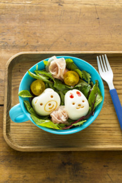 09ゆで卵と生ハムのサラダ_KOKUBO本「おうちごはんとおべんとう」