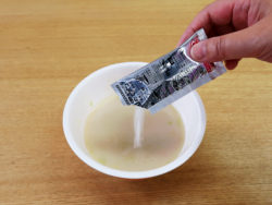 残った麺スープ固めてポン_紀陽除虫菊22_カップちゃんぽん大