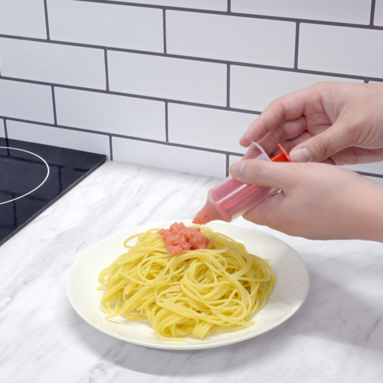 「押し出すたらこペースト」新発売。たらこ・明太子の中身を、ごはんや料理にちょいのせ♪ | ニュースリリース | KOKUBO PRESS ...