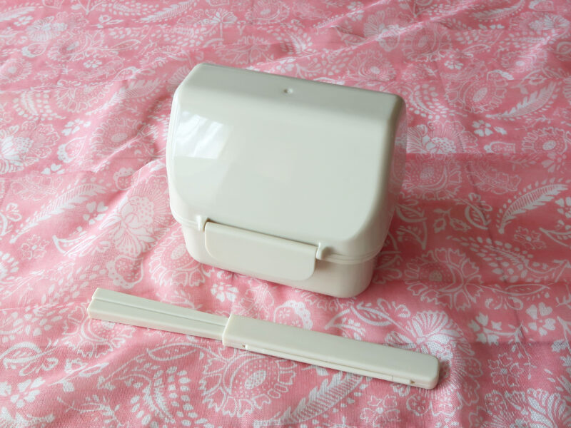 KK-754_おにぎりお弁当箱（ベージュ）_KOKUBO小久保工業所03