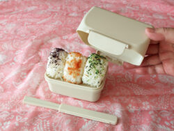 KK-754_おにぎりお弁当箱（ベージュ）_KOKUBO小久保工業所05