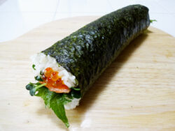 KK-702_くるまき巻きす大ベージュ_KOKUBO小久保工業所09海鮮海苔巻き