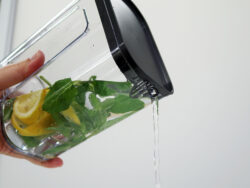 KK-782_スマート冷水筒グレー_KOKUBO小久保工業所16